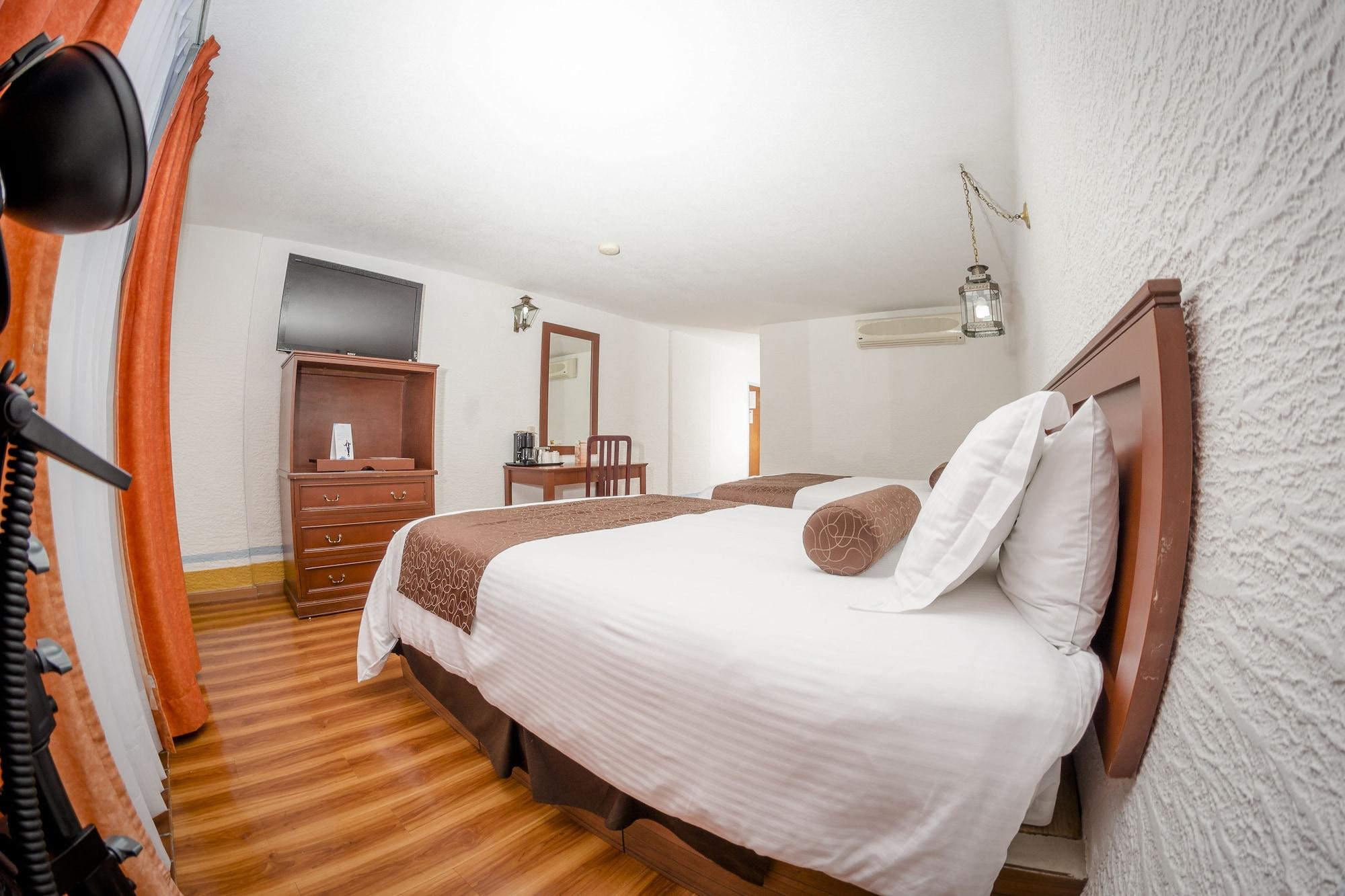Howard Johnson By Wyndham Morelia Calle Real Dış mekan fotoğraf