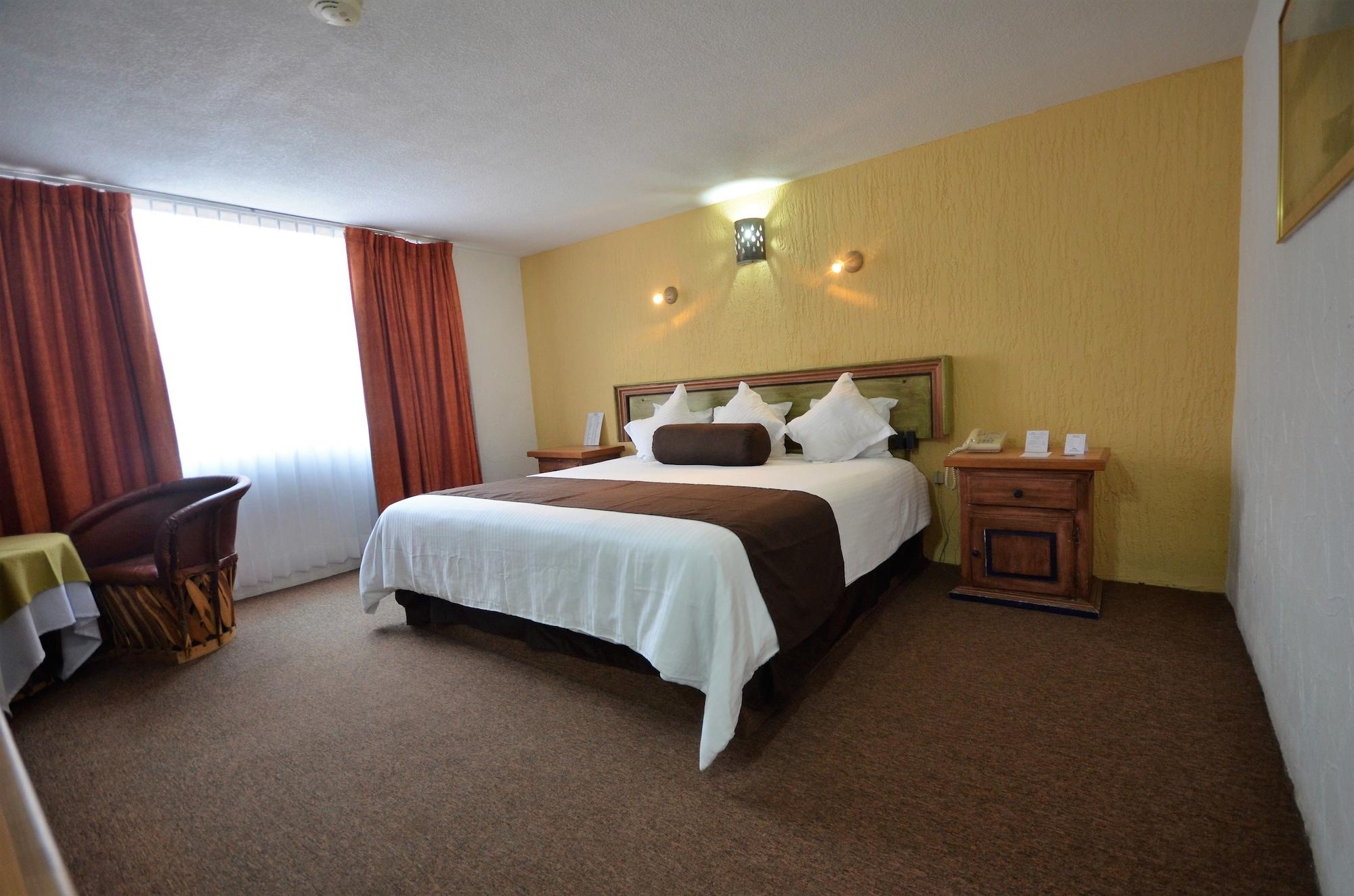 Howard Johnson By Wyndham Morelia Calle Real Dış mekan fotoğraf