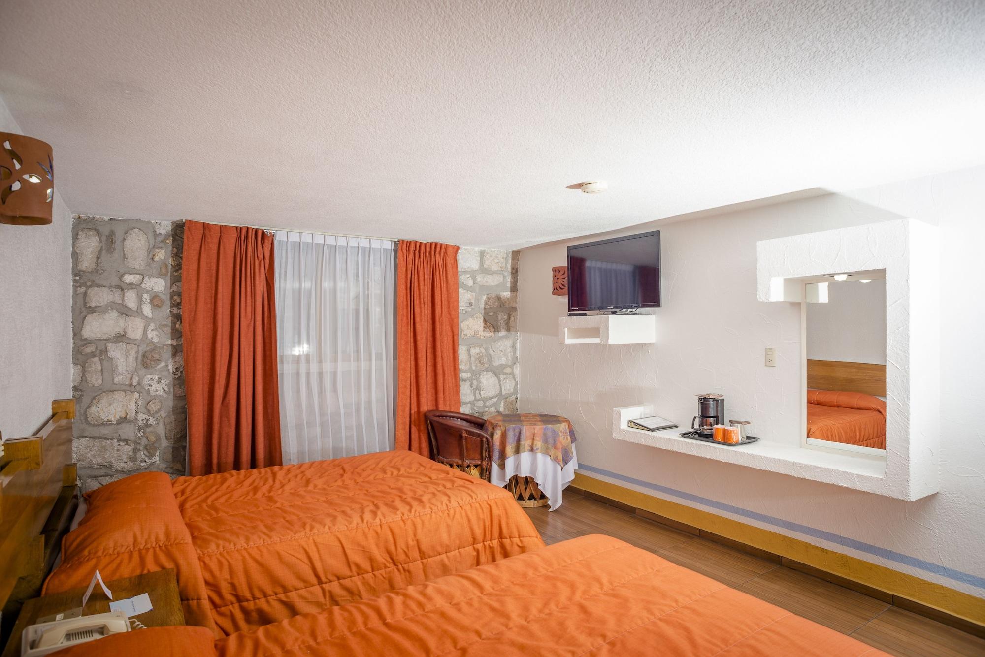 Howard Johnson By Wyndham Morelia Calle Real Dış mekan fotoğraf