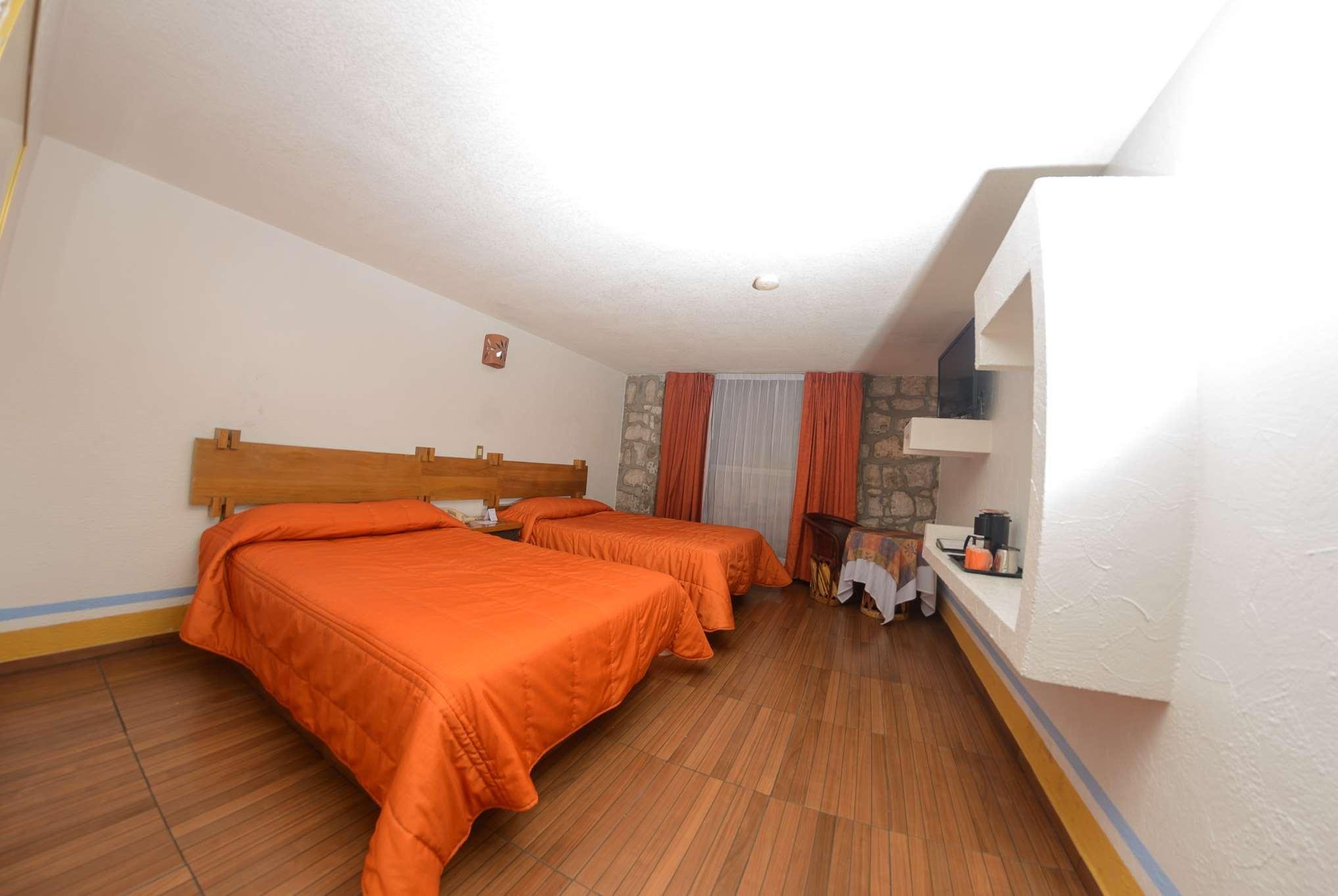 Howard Johnson By Wyndham Morelia Calle Real Dış mekan fotoğraf