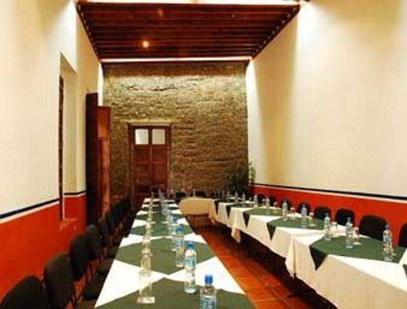 Howard Johnson By Wyndham Morelia Calle Real Konforlar fotoğraf